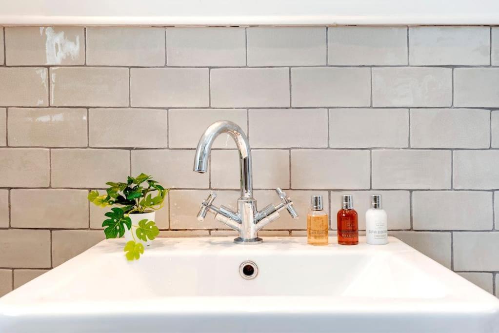 דירות לונדון Contemporary Clapham Living מראה חיצוני תמונה
